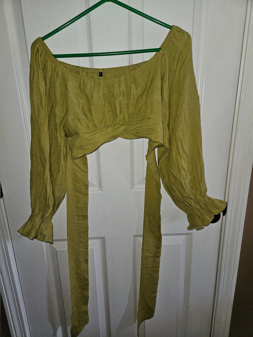Off-Shoulder Crop Tops - Picture 4 of 7